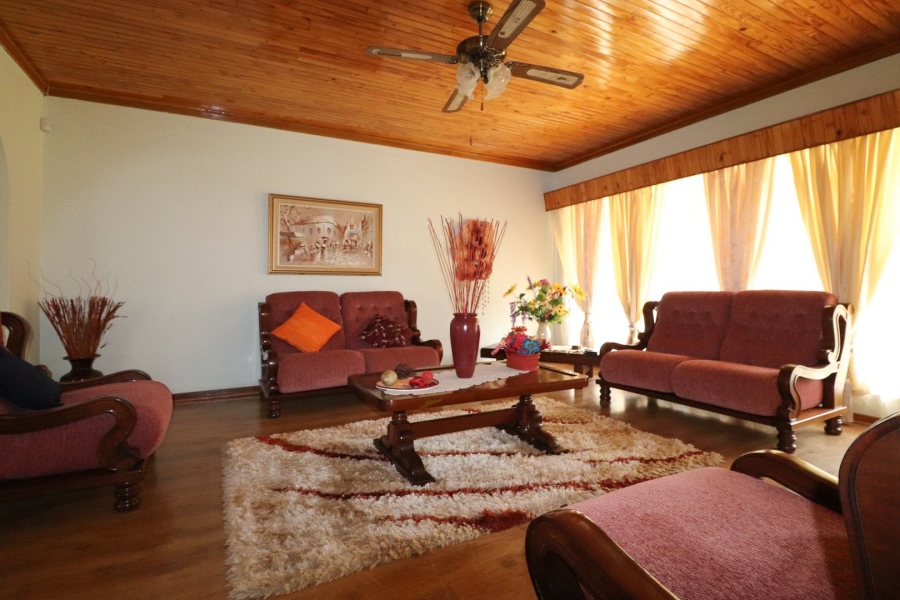 To Let 3 Bedroom Property for Rent in La Hoff North West